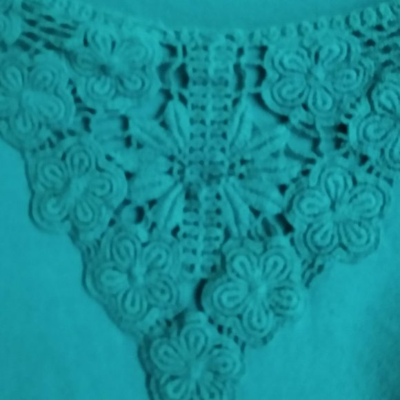 Plus size knit short sleeve shirt - Picture 2 of 4